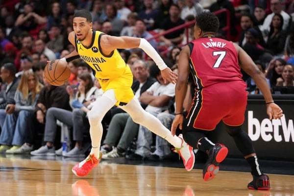  哈利伯顿助攻创新高，步行者大胜活塞展现团队威力